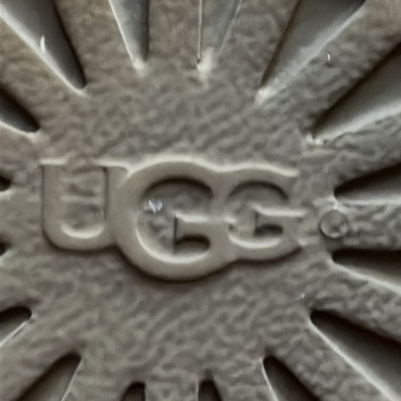 UGG Classic Short Boots US size 10 - Picture 10 of 13